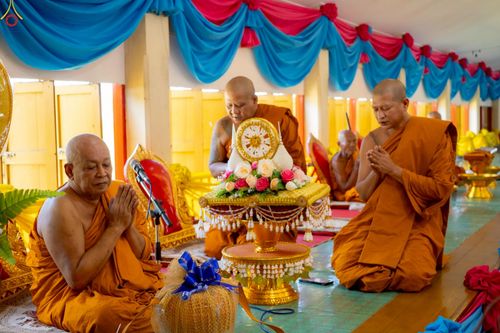 ภาพ No.259533:วันที่ 19 ตุลาคม พ.ศ. 2568 พิธีทอดกฐินสามัคคีทั่วไทย 30,000 วัด โดยคณะศิษยานุศิษย์ บูชาธรรม 81 ปี หลวงพ่อธัมมชโย ณ วัดแก้วฟ้า จ.พระนครศรีอยุธยา