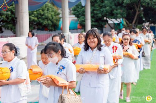 ภาพ No.215922:วันพฤหัสบดีที่ 3 เมษายน พ.ศ. 2568 พิธีบรรพชาสามเณร ภาคฤดูร้อน รุ่นที่ 15  บูชาธรรมหลวงพ่อธัมมชโย 81 ปี 81 รูป ณ ศูนย์ปฏิบัติธรรมสวนผึ้ง จ.ราชบุรี