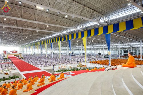 ภาพ No.264276:วันอาทิตย์ที่ 2 พฤศจิกายน พ.ศ. 2568 พิธีบูชาข้าวพระ ณ สภาธรรมกายสากล วัดพระธรรมกาย