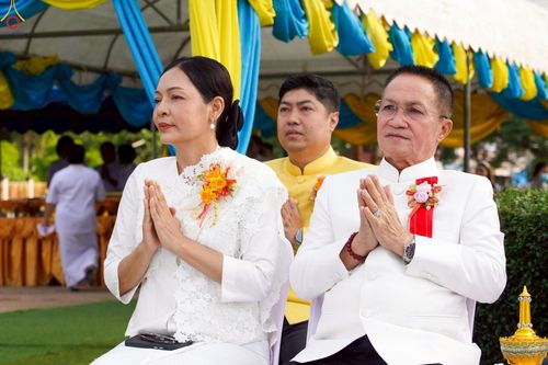 ภาพ No.229820:วันพฤหัสบดีที่ 26 มิถุนายน พ.ศ. 2568 พิธีตักบาตรพระ 1,165 รูป ฉลองก่อตั้งเมืองวานรนิวาส ครบรอบ 164 ปี ณ ถนนวานรนิวาส-อากาศอำนวย อ.วานรนิวาส จ.สกลนคร