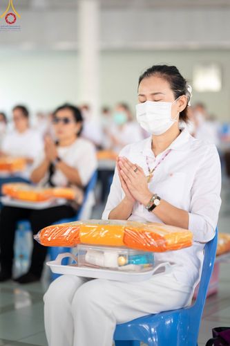 ภาพ No.102198:พิธีบุพเปตพลี ครั้งที่ 144 อุทิศบุญแด่หมู่ญาติที่ล่วงลับไปแล้ว และสืบทอดอายุพระพุทธศาสนา วันอังคารที่ 12 ธันวาคม พ.ศ. 2566 (วันพระแรม 15 ค่ำ เดือน 12) ณ หอฉันคุณยายอาจารย์ฯ วัดพระธรรมกาย