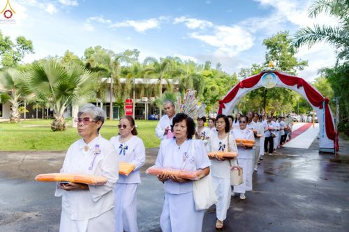 ภาพ No.256964:วันพฤหัสบดีที่ ๑๖ ตุลาคม พ.ศ. ๒๕๖๘ พิธีทอดกฐินสามัคคีเพื่อรองรับประดิษฐานองค์เจดีย์ ณ ศูนย์ปฏิบัติธรรมเถินเทิดธรรม อ.เถิน จ.ลำปาง