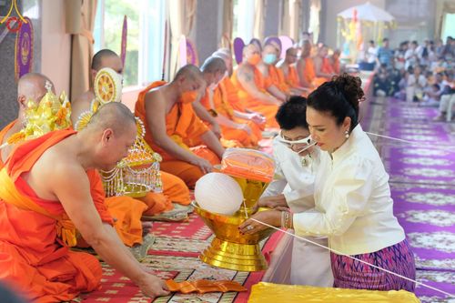 ภาพ No.166683:พิธีทอดกฐิน ณ วัดด่าน กรุงเทพมหานคร ในโครงการกฐินสามัคคีทั่วไทย 30,000 วัด บูชาธรรม 80 ปี หลวงพ่อธัมมชโย โดยคณะศิษยานุศิษย์วัดพระธรรมกาย วันที่ 23 ตุลาคม พ.ศ. 2567