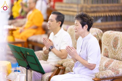 ภาพ No.175678:พิธีทอดกฐิน วัดตะเคียนทอง จ.สุพรรณบุรี ในโครงการกฐินสามัคคีทั่วไทย 30,000 วัด บูชาธรรม 80 ปี หลวงพ่อธัมมชโย โดยคณะศิษยานุศิษย์วัดพระธรรมกาย วันที่ 9 พฤศจิกายน พ.ศ. 2567