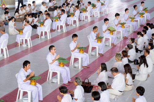 ภาพ No.248569:วันที่ 28 กันยายน พ.ศ. 2568 พิธีตัดปอยผม และปลงผม โครงการอุปสมบทบูชาธรรม 141 ปี พระมงคลเทพมุนี ณ วิหารคด วัดพระธรรมกาย