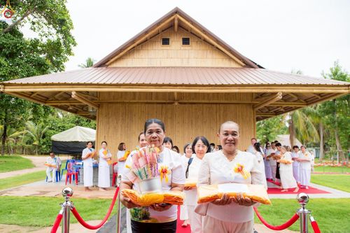 ภาพ No.263160:วันที่ 18 ตุลาคม พ.ศ. 2568 พิธีทอดกฐินสามัคคีเพื่อซื้อที่ดิน  สร้างอาคารครัวและโรงอาหาร  ห้องน้ำพร้อมโรงซักตากชาย-หญิง  และพิธีทอดกฐินสามัคคีทั่วไทย 30,000 วัด  ศูนย์ปฏิบัติธรรมนานาชาติทุ่งแสงธรรม  (Moonastery Meditation Center) ต.แสงอรุณ อ.ทับสะแก จ.ประ