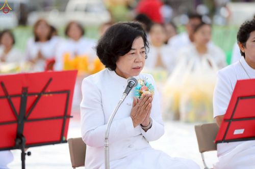 ภาพ No.235122:วันอาทิตย์ที่ 27 กรกฎาคม พ.ศ. 2568 พิธีตักบาตรพระ1,000 รูป ทำบุญเมืองพัทลุง ประธานสงฆ์ พระปริยัติวชิโรดม  เจ้าคณะจังหวัดพัทลุง ประธานฆราวาส นายรัฐศาสตร์ ชิดชู  ผู้ว่าราชการจังหวัดพัทลุง