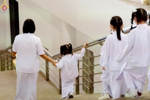 ภาพ No.134544:V.35 เพื่อบุญต้นเดือน การรับบุญของเจ้าหน้าที่หน่วยงานต่างๆ เพื่องานบุญวันอาทิตย์ต้นเดือน ณ วัดพระธรรมกาย วันที่ 7 เมษายน พ.ศ. 2567