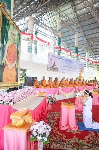 ภาพ No.262383:วันที่ 19 ตุลาคม พ.ศ. 2568 พิธีทอดกฐินสถาปนา แผ่นบันมงคลมหาเศรษฐี อาคาร 80 ปี หลวงพ่อธัมมชโย ในโครงการกฐินสามัคคีทั่วไทย 30,000 วัด บูชาธรรม 81 ปี หลวงพ่อธัมมชโย โดยคณะศิษยานุศิษย์วัดพระธรรมกาย ณ ศูนย์ปฏิบัติธรรมวิหารแดง ต.เจริญธรรม อ.วิหารแดง จ.สระบุรี