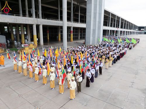 ภาพ No.143645:พิธีถวายผ้าไตร, สวดธรรมจักร, ปฏิบัติธรรม และฟังแสดงพระธรรมเทศนา ภาษาเมียนมา โดยมีสาธุชนชาวเมียนมากว่า 4,000 คน เข้าร่วมพิธี ณ มหารัตนวิหารคด วัดพระธรรมกาย วันอาทิตย์ที่ 7 กรกฎาคม พ.ศ. 2567