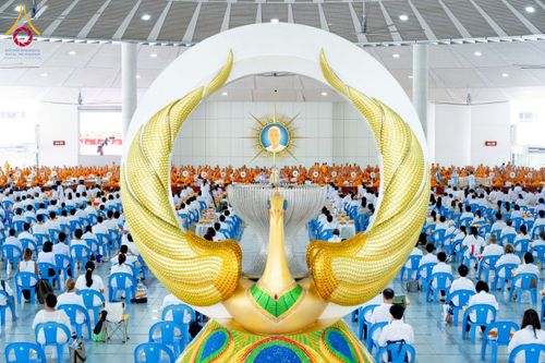 ภาพ No.245085:วันพุธที่ 10 กันยายน พ.ศ. 2568 พิธีถวายภัตตาหารเมนูสวรรค์ เนื่องในวันครบ 25 ปี วันละสังขารคุณยายอาจารย์มหารัตนอุบาสิกาจันทร์ ขนนกยูง ณ หอฉันคุณยายอาจารย์ฯ วัดพระธรรมกาย