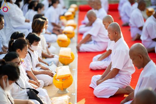 ภาพ No.101195:พิธีบรรพชาธรรมทายาท ในโครงการอุปสมบทบูชาธรรม มหาปูชนียาจารย์ พ.ศ. 2566 ณ วัดสองพี่น้อง สุพรรณบุรี วันที่ 5 ธันวาคม พ.ศ. 2566