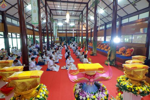 ภาพ No.254429:วันที่ 11 ตุลาคม พ.ศ. 2568 พิธีทอดกฐินสามัคคีทั่วไทย 30,000 วัด โดยคณะศิษยานุศิษย์ บูชาธรรม 81 ปี หลวงพ่อธัมมชโย ณ วัดกลางธนรินทร์ อ.พรหมบุรี จ.สิงห์บุรี