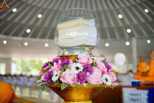 ภาพ No.142030:พิธีบุพเปตพลี ครั้งที่ 152 ร่วมอุทิศบุญแด่หมู่ญาติที่ล่วงลับไปแล้ว และสืบทอดอายุพระพุทธศาสนา วันศุกร์ที่ 21 มิถุนายน พ.ศ. 2567 วันพระขึ้น 15 ค่ำ เดือน 7 ณ หอฉันคุณยายอาจารย์ วัดพระธรรมกาย