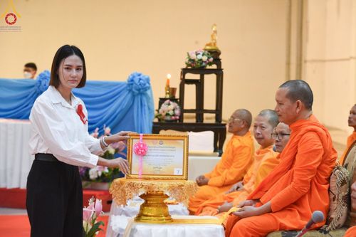 ภาพ No.122811:พิธีมอบโล่และใบประกาศเกียรติคุณ โครงการเจริญพระพุทธมนต์บทธัมมจักกัปปวัตนสูตร โรงเรียนที่มีผลการดำเนินกิจกรรมดีเด่น จังหวัดสระบุรี ณ ห้างทวีกิจ คอมเพล็กซ์ อ.เมือง จ.สระบุรี วันศุกร์ที่ 2 กุมภาพันธ์ พ.ศ. 2567