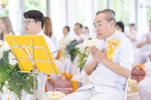 ภาพ No.239362:วันอาทิตย์ที่ 17 สิงหาคม พ.ศ. 2568 พิธีกดปุ่มอัญเชิญรูปเหมือน พระมงคลเทพมุนี (สด จันทสโร)  ณ มหาวิหารแก้วพระมงคลเทพมุนี  ศูนย์ปฏิบัติธรรมแก้วเมืองเลย