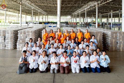 ภาพ No.218591:วันพฤหัสบดีที่ 17 เมษายน พ.ศ. 2568 การเตรียมงานในลานธรรม , สภาธรรมกายสากล , วิหารคด  เพื่องานวันคุ้มครองโลก 22 เมษายน พ.ศ. 2568