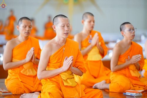 ภาพ No.246972:วันที่ 20 กันยายน พ.ศ. 2568 พิธีถวายเมนูสวรรค์เพื่อการบรรลุธรรม ณ หอฉันคุณยายอาจารย์ฯ วัดพระธรรมกาย