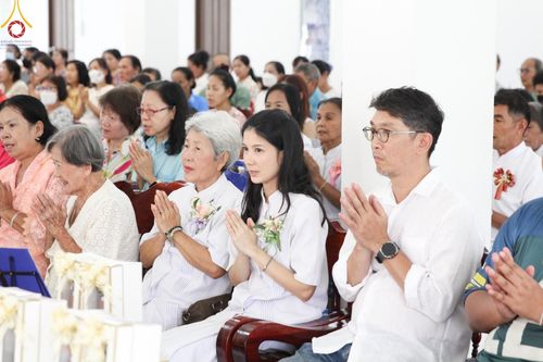 ภาพ No.168289:พิธีทอดกฐิน ณ วัดน้ำพุ จ.นครราชสีมา ในโครงการกฐินสามัคคีทั่วไทย 30,000 วัด บูชาธรรม 80 ปี หลวงพ่อธัมมชโย โดยคณะศิษยานุศิษย์วัดพระธรรมกาย วันที่ 20 ตุลาคม พ.ศ. 2567