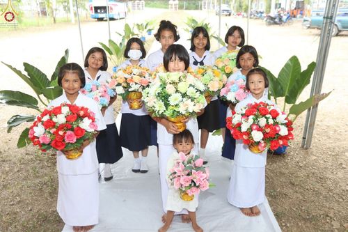 ภาพ No.76846:พิธีทอดผ้าป่าแก้วสำเร็จ เพื่อปูพื้นอาคารอเนกประสงค์ทั้ง 4 หลัง วันอาทิตย์ที่ 26 กุมภาพันธ์ พ.ศ. 2566 ณ ศูนย์ปฏิบัติธรรมนานาชาติเบตง จ.ยะลา