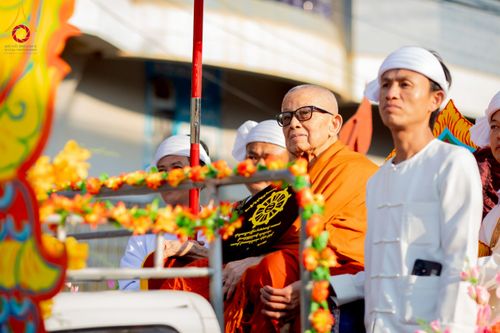 ภาพ No.224357:วันที่ 8 พฤษภาคม พ.ศ. 2568 พิธีถวายมหาสังฆทาน 101 วัด  บูชาธรรมอายุวัฒนมงคล 100 ปี สมเด็จอาชญาธรรมพระเจ้า สมเด็จพระสังฆราชแห่งคณะสงฆ์ไทยเขิน นครเชียงตุง ในนามพระครูบาไชยบูลย์ ธัมมชโย ณ วัดราชฐานหลวงเชียงยืน รัฐฉาน สาธารณรัฐแห่งสหภาพเมียนมา