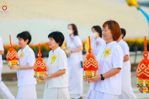 ภาพ No.133687:พิธีเวียนประทักษิณและพิธีวันทาเจดีย์ โครงการบรรพชาสามเณร ฟื้นฟูพระพุทธศาสนาทั่วไทย ณ วัดพระธรรมกาย วันเสาร์ที่ 6 เมษายน พ.ศ. 2567