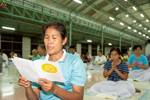 ภาพ No.235367:วันที่ 30-31 กรกฎาคม พ.ศ. 2568 วัดพระธรรมกาย มูลนิธิธรรมกาย ร่วมกับศูนย์ส่งเสริมศีลธรรมจังหวัดสุรินทร์ เปิดศูนย์พักพิงชั่วคราวเพื่อช่วยเหลือประชาชน ผู้อพยพจากเหตุปะทะกันตามแนวชายแดน ไทย-กัมพูชา ตั้งแต่วันที่ 24 กรกฎาคม พ.ศ.2568 เป็นต้นไป