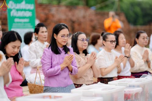 ภาพ No.138495:พิธีตักบาตร วัดราชบูรณะ จ.พระนครศรีอยุธยา วันที่ 25 พฤษภาคม พ.ศ.2567