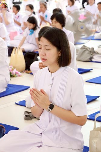 ภาพ No.227669:วันเสาร์ที่ 31 พฤษภาคม พ.ศ.2568 พิธีถวายผ้าไตรแด่สามเณรผู้เข้ารับการอุปสมบท , พิธีอุปสมบทสามเณรเตรียม DCI วัดพระธรรมกาย จ.ปทุมธานี