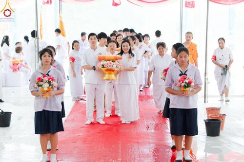 ภาพ No.158081:พิธีทอดผ้าป่า ติดตั้งแผ่นสิริฉะทะนะรัสมี(หลังคา) อาคาร 80 ปี หลวงพ่อธัมมชโย วันอาทิตย์ที่ 22 กันยายน พ.ศ. 2567 ณ ศูนย์ปฏิบัติธรรมวิหารแดง อ.วิหารแดง จ.สระบุรี