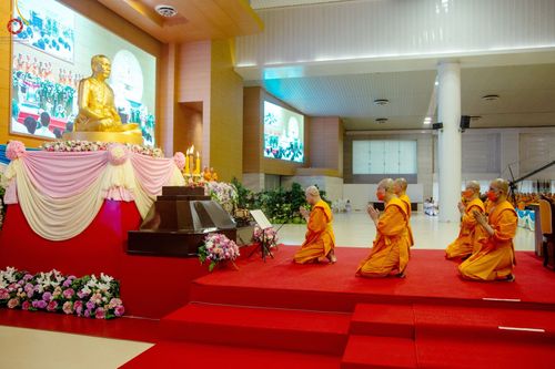 ภาพ No.88807:พิธีบูชาครูผู้ค้นพบวิชชาธรรมกาย วันศุกร์ที่ 29 กันยายน พ.ศ. 2566 วันเพ็ญขึ้น 15 ค่ำ เดือน 10 ณ วัดพระธรรมกาย