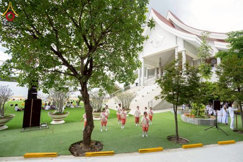 ภาพ No.252729:วันที่ 12 ตุลาคม พ.ศ. 2568 พิธีทอดกฐินครบรอบ 12 ปี เพื่อสร้างถนนธรรมวิถี ณ ศูนย์ปฏิบัติธรรมนครราชสีมา