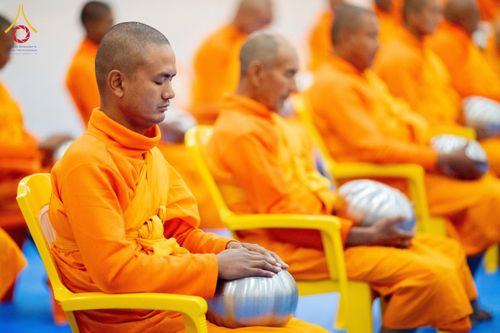 ภาพ No.210165:วันพฤหัสบดีที่ 6 มีนาคม พ.ศ. 2568 ตักบาตรฉลองสามเณรใหม่ โครงการบรรพชาสามเณรท้องถิ่นชาวเนปาล 500 รูป ณ ลุมพินี ประเทศเนปาล