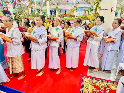 ภาพ No.181733:พิธีทอดกฐิน ณ วัดศรีบุญเรือง จ.นครราชสีมา ในโครงการทอดกฐินสามัคคีทั่วไทย 30,000 วัด บูชาธรรม 80 ปี หลวงพ่อธัมมชโย โดยคณะศิษยานุศิษย์วัดพระธรรมกาย วันที่ 2 พฤศจิกายน พ.ศ. 2567