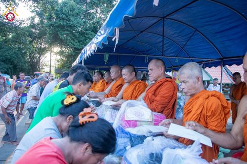 ภาพ No.159312:วันศุกร์ที่ 25 กันยายน พ.ศ. 2567 วัดพระธรรมกาย มูลนิธิธรรมกาย และคณะศิษยานุศิษย์ฯ ร่วมสมทบกัปปิยภัณฑ์ จำนวน 200,000 บาท สนับสนุนสำนักงานเจ้าคณะใหญ่หนตะวันออก ฝ่ายสาธารณสงเคราะห์ของมหาเถรสมาคม เพื่อช่วยเหลือผู้ประสบอุทกภัย