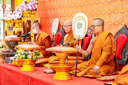 ภาพ No.93397:พิธีทอดกฐินสามัคคีทั่วไทย 5,000 วัด  ณ วัดปทุมทอง จ.ปทุมธานี วันอาทิตย์ที่ 5 พฤศจิกายน พ.ศ. 2566