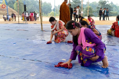 ภาพ No.127565:Photo Story ปฐมบรรพชาชาวพุทธมาร์มา Episode 2/5 วันที่ 6-7 กุมภาพันธ์ พ.ศ. 2567  โครงการบรรพชาครั้งประวัติศาสตร์ แห่งเทือกเขาจิตตะกอง  ครั้งแรกของชาวพุทธมาร์มา บังกลาเทศ บูชาธรรม 80 ปีหลวงพ่อธัมมชโย ณ วัดธัมจักร อรัญกุฏิ เมืองรัมการ์ คาร์กาชารี บังกลาเทศ