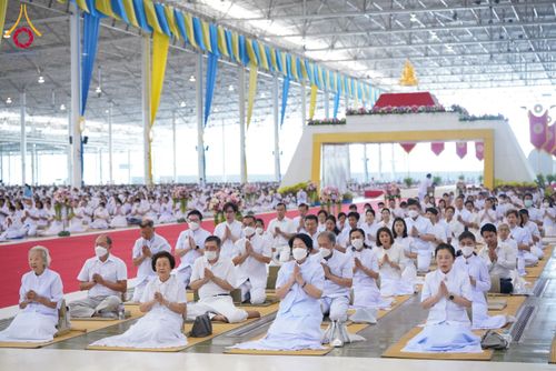 ภาพ No.126593:พิธีบูชาข้าวพระ ในวันอาทิตย์ต้นเดือนที่ 3 มีนาคม พ.ศ. 2567 ณ วัดพระธรรมกาย จ.ปทุมธานี