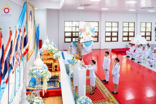 ภาพ No.237699:พิธีถวายเครื่องราชสักการะและวางพานพุ่ม และพิธีจุดเทียนถวายพระพรชัยมงคล เนื่องในโอกาสวันเฉลิมพระชนมพรรษา สมเด็จพระนางเจ้าสิริกิติ์ พระบรมราชินีนาถ พระบรมราชชนนีพันปีหลวง วันอังคารที่ 12 สิงหาคม พ.ศ. 2568  ณ อาคารปลูกศรัทธา 2 วัดพระธรรมกาย