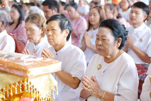 ภาพ No.251192:วันที่ 9 ตุลาคม พ.ศ. 2568 พิธีทอดกฐินสามัคคีทั่วไทย 30,000 วัด โดยคณะศิษยานุศิษย์ บูชาธรรม 81 ปี หลวงพ่อธัมมชโย ณ วัดถ้ำห้วยกลาง ตำบลเขาทะลุ อำเภอสวี จังหวัดชุมพร