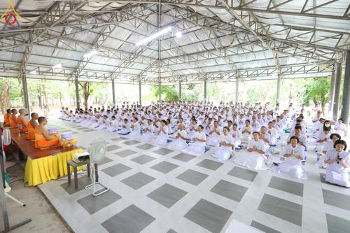 ภาพ No.154973:โครงการอุบาสกแก้ว อุบาสิกาแก้ว รุ่นที่ 2 ตัวแทนทอดกฐินสามัคคีทั่วไทย 30,000 วัด บูชาธรรม 80 ปี หลวงพ่อธัมมชโย จังหวัดบุรีรัมย์ ระหว่างวันที่ 13-15 กันยายน พ.ศ. 2567