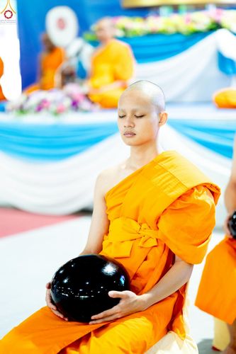 ภาพ No.235288:วันที่ 27 กรกฎาคม พ.ศ. 2568 พิธีตักบาตรฉลองพระใหม่ โครงการบรรพชาและอุปสมบทมู่รุ่นเข้าพรรษา ณ วัดพระธรรมกาย