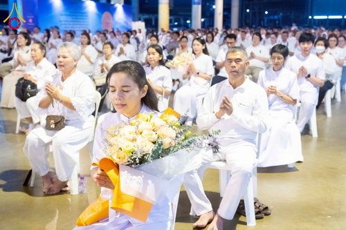 ภาพ No.266463:วันพุธที่ 5 พฤศจิกายน พ.ศ. 2568 (วันพระ ขึ้น 15 ค่ำ เดือน 12) พิธีฉลองชัยสวดมนต์ บทธัมมจักกัปปวัตตนสูตร ครบ 7,844,555,555 จบ ในวันลอยกระทง วัดพระธรรมกาย จ.ปทุมธานี