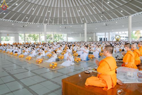 ภาพ No.115512:พิธีเจริญพระพุทธมนต์ และถวายภัตตาหาร ในวาระครบ 115 ปี วันคล้ายวันเกิด คุณยายอาจารย์ มหารัตนอุบาสิกาจันทน์ ขนนกยูง (ผู้ให้กำเนิดวัดพระธรรมกาย) วันศุกร์ที่ 19 มกราคม พ.ศ. 2567 ณ หอฉันคุณยายอาจารย์ วัดพระธรรมกาย