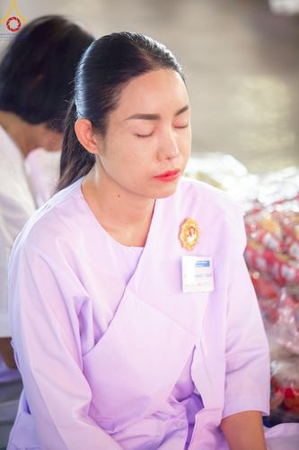 ภาพ No.221945:วันที่ 4 พฤษภาคม พ.ศ. 2568 พิธีตักบาตร เนื่องในวันอาทิตย์ต้นเดือน ณ บ้านแก้วเรือนทองคุณยายฯ วัดพระธรรมกาย