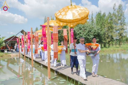 ภาพ No.174870:พิธีทอดกฐิน ศูนย์ปฏิบัติธรรมท่าม่วง ต.ทุ่งทอง อ.ท่าม่วง จ.กาญจนบุรี ในโครงการกฐินสามัคคีทั่วไทย 30,000 วัด บูชาธรรม 80 ปี หลวงพ่อธัมมชโย โดยคณะศิษยานุศิษย์วัดพระธรรมกาย วันที่ 9 พฤศจิกายน พ.ศ. 2567