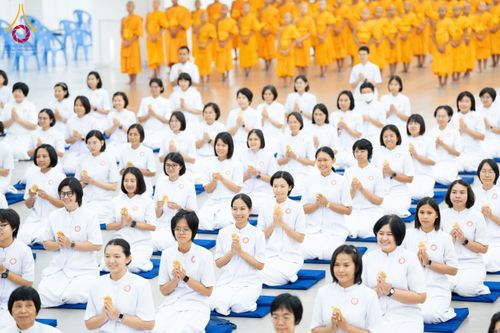 ภาพ No.161637:พิธีรับดวงแก้วนักเรียนบาลี ผู้สมัครสอบในนามวัดพระธรรมกาย วันพุธที่ 2 ตุลาคม พ.ศ. 2567 ณ เทวสภา อาคารร้อยปีคุณยายอาจารย์ฯ วัดพระธรรมกาย จ.ปทุมธานี