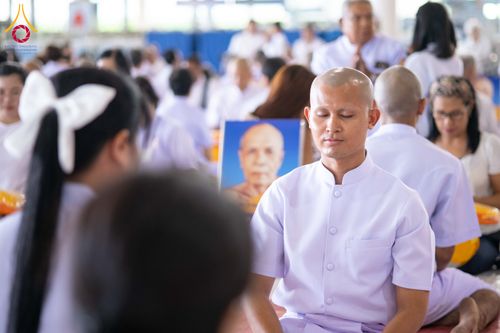 ภาพ No.321285:วันเสาร์ที่ 11 เมษายน พ.ศ.2569 พิธีขอขมาและมอบผ้าไตร โครงการอุปสมบทหมู่ บูชาธรรมหลวงพ่อธัมมชโย พ.ศ.2569 โครงการอุปสมบทหมู่ธรรมทายาท ระดับอุดมศึกษา รุ่น 53 (ภาคฤดูร้อน) ณ วัดพระธรรมกาย ปทุมธานี