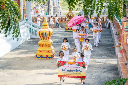 ภาพ No.189282:พิธีทอดผ้าป่าทำนุบำรุงศาสนสถาน ในโครงการธรรมยาตรา กตัญญูบูชา มหาปูชนียาจารย์ พระมงคลเทพมุนี(สด จนฺทสโร) พระผู้ปราบมาร อนุสรณ์สถาน 7 แห่ง ปีที่ 13 ณ วัดใหม่นพรัตน์  ต.เนินพระปรางค์ อ.สองพี่น้อง จ.สุพรรณบุรี วันที่ 5 มกราคม พ.ศ. 2568