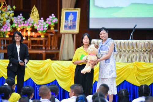 ภาพ No.103940:วันรวมพลังเด็กดี V-star ผู้นำฟื้นฟูศีลธรรมโลก จังหวัดจันทบุรี วันพุธที่ 13 ธันวาคม พ.ศ. 2566 ณ โรงเรียนศรียานุสรณ์จังหวัดจันทบุรี